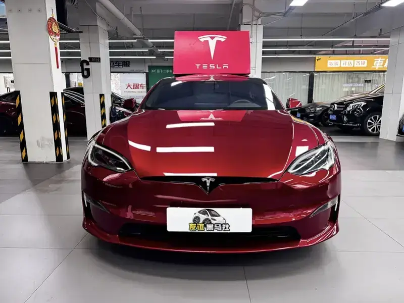 2023 Tesla Model S с пробегом 62 000 км