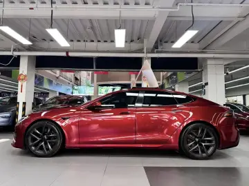 2023 Tesla Model S с пробегом 62 000 км