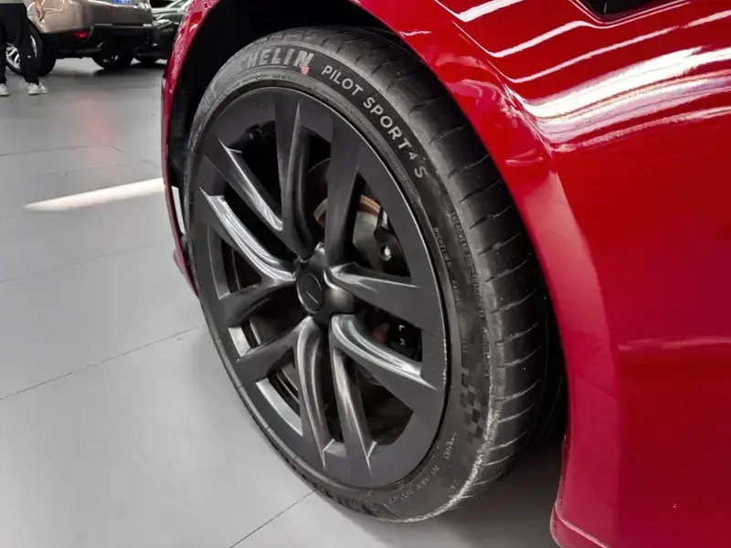 2023 Tesla Model S с пробегом 62 000 км