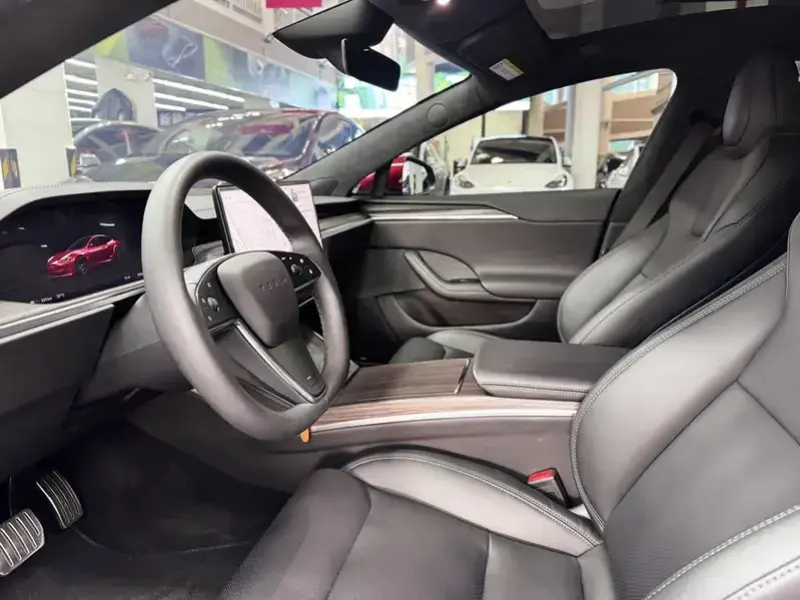 2023 Tesla Model S с пробегом 62 000 км