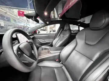 2023 Tesla Model S с пробегом 62 000 км
