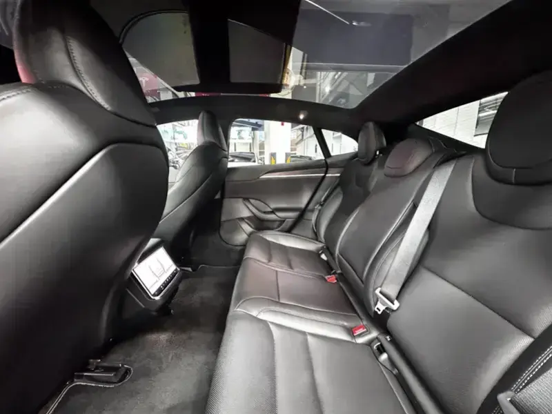 2023 Tesla Model S с пробегом 62 000 км