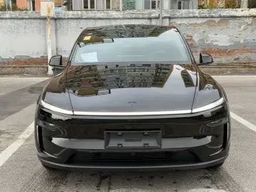 2026 Tesla Model Y с пробегом 400 км