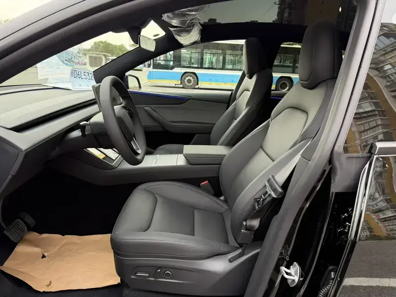 2026 Tesla Model Y с пробегом 400 км