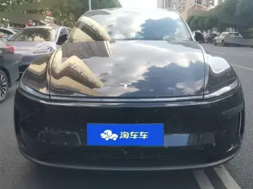 2025 Tesla Model Y с пробегом 74 000 км
