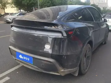 2025 Tesla Model Y с пробегом 74 000 км