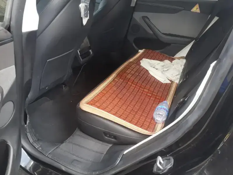 2025 Tesla Model Y с пробегом 74 000 км