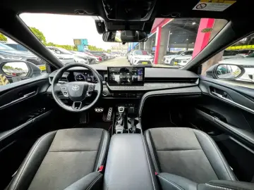 2024 Toyota Camry с пробегом 25 800 км
