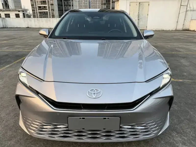 2024 Toyota Camry с пробегом 34 000 км