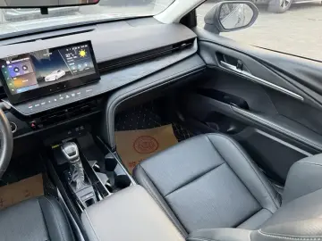 2024 Toyota Camry с пробегом 34 000 км