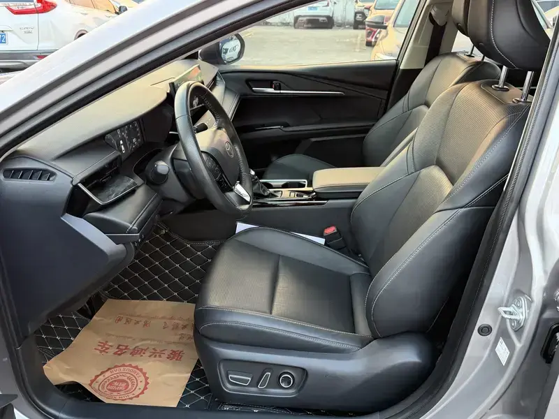 2024 Toyota Camry с пробегом 34 000 км