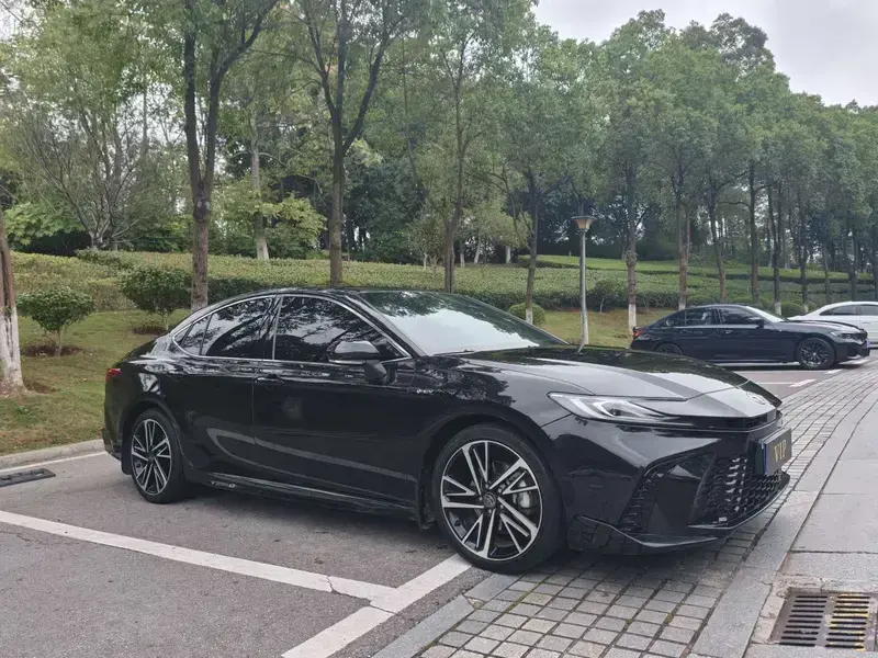 2024 Toyota Camry с пробегом 35 000 км