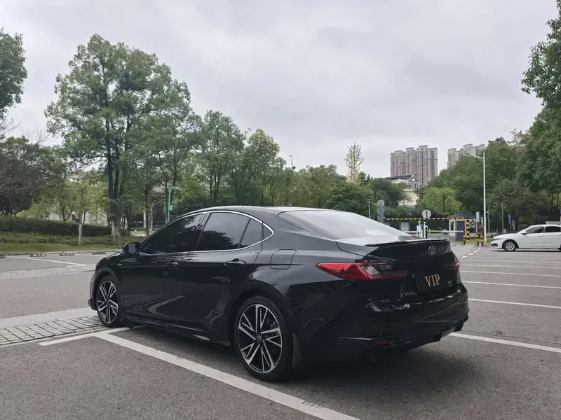 2024 Toyota Camry с пробегом 35 000 км
