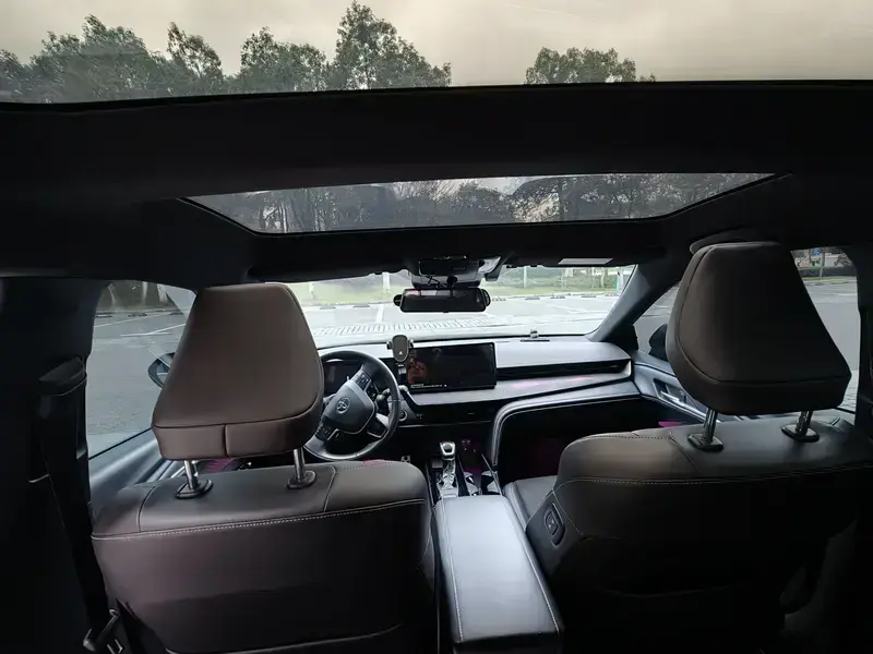 2024 Toyota Camry с пробегом 35 000 км