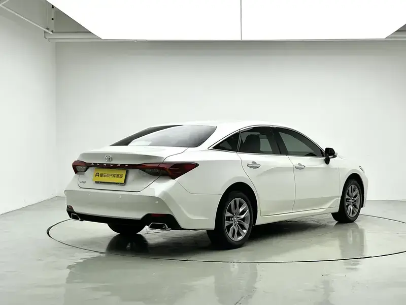 2019 Toyota Avalon с пробегом 45 000 км