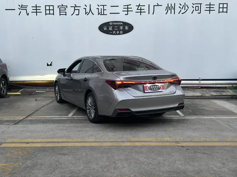 2024 Toyota Avalon с пробегом 18 000 км