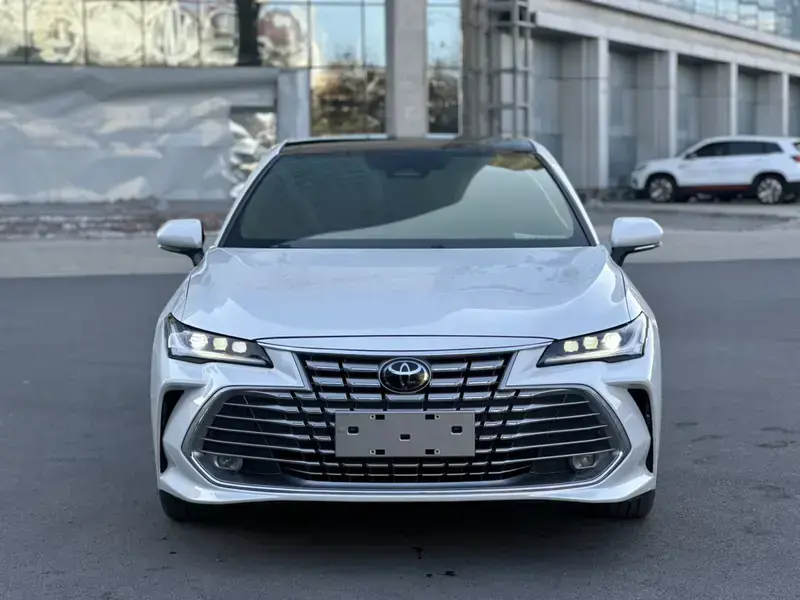 2026 Toyota Avalon с пробегом 5 000 км