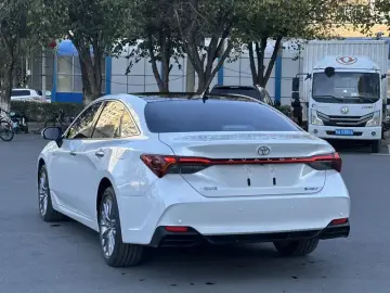 2026 Toyota Avalon с пробегом 5 000 км