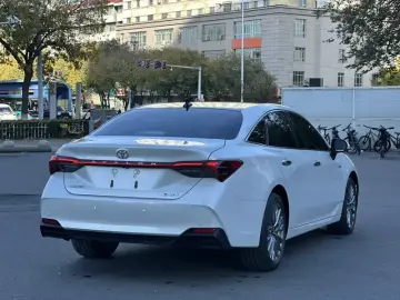 2026 Toyota Avalon с пробегом 5 000 км