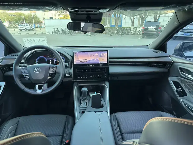 2026 Toyota Avalon с пробегом 5 000 км