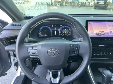 2026 Toyota Avalon с пробегом 5 000 км