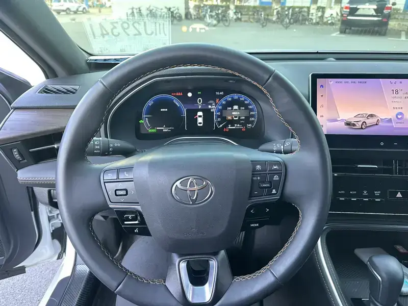 2026 Toyota Avalon с пробегом 5 000 км