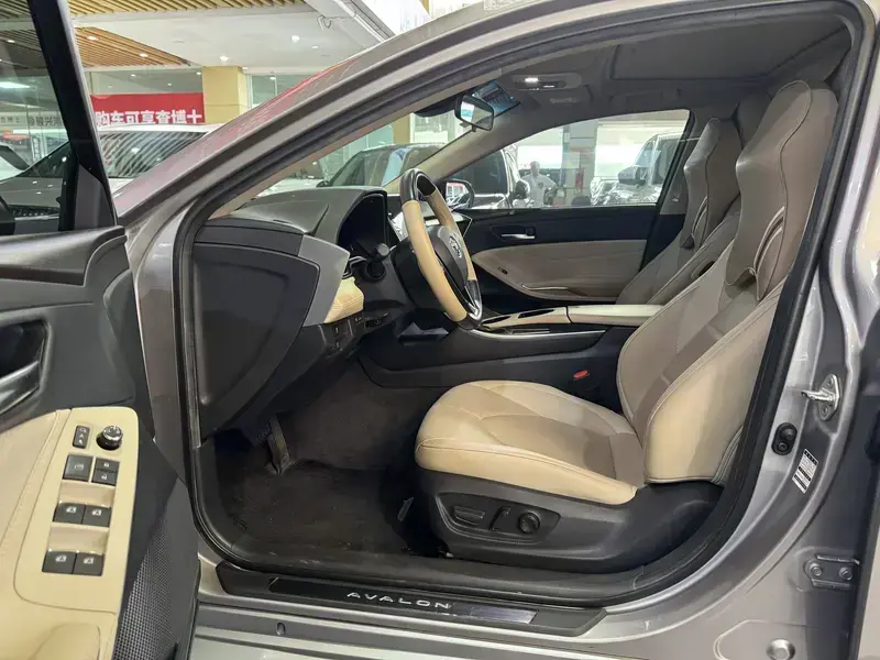 2019 Toyota Avalon с пробегом 71 000 км