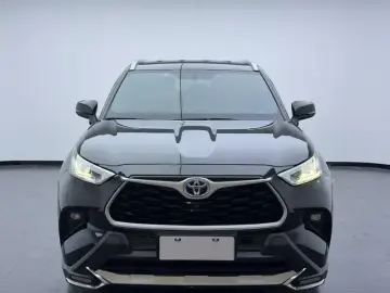 2022 Toyota Highlander с пробегом 42 000 км