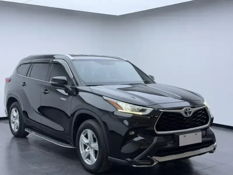 2022 Toyota Highlander с пробегом 42 000 км