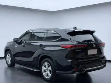 2022 Toyota Highlander с пробегом 42 000 км