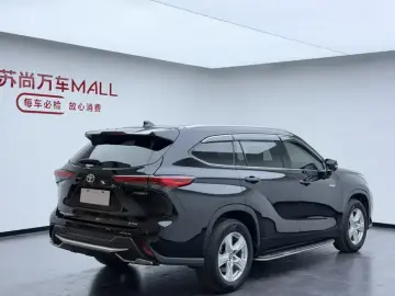 2022 Toyota Highlander с пробегом 42 000 км