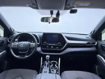 2022 Toyota Highlander с пробегом 42 000 км