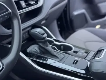 2022 Toyota Highlander с пробегом 42 000 км