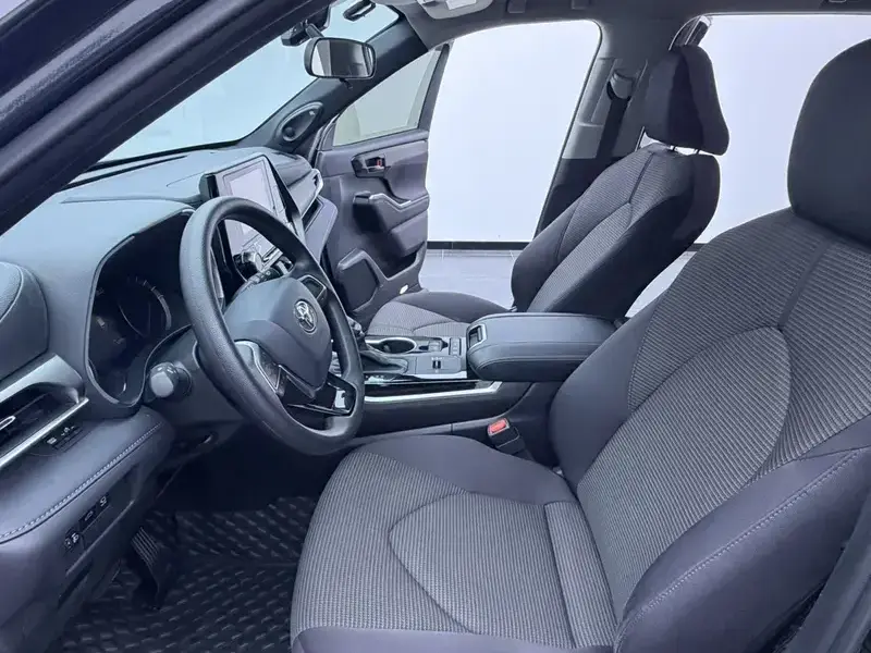 2022 Toyota Highlander с пробегом 42 000 км