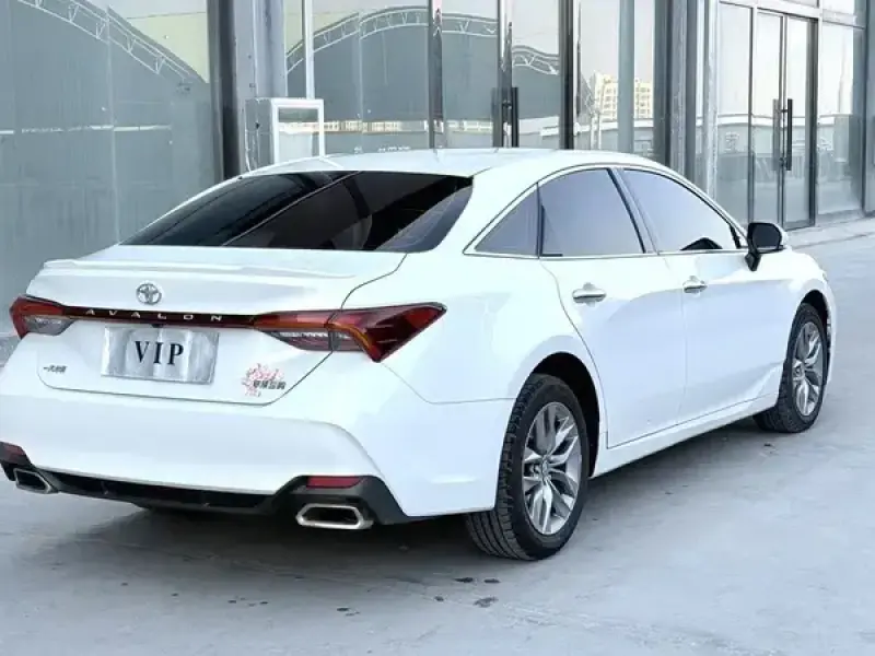 2021 Toyota Avalon с пробегом 56 000 км