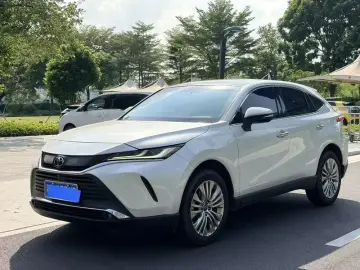 2022 Toyota Harrier с пробегом 65 000 км