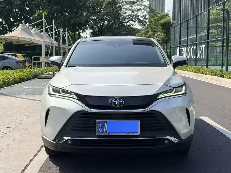 2022 Toyota Harrier с пробегом 65 000 км