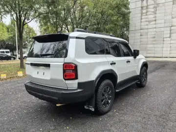 2025 Toyota Land Cruiser Prado с пробегом 28 000 км