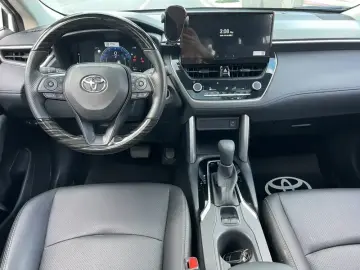 2024 Toyota Corolla Cross с пробегом 5 000 км