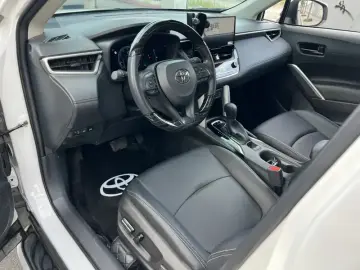 2024 Toyota Corolla Cross с пробегом 5 000 км