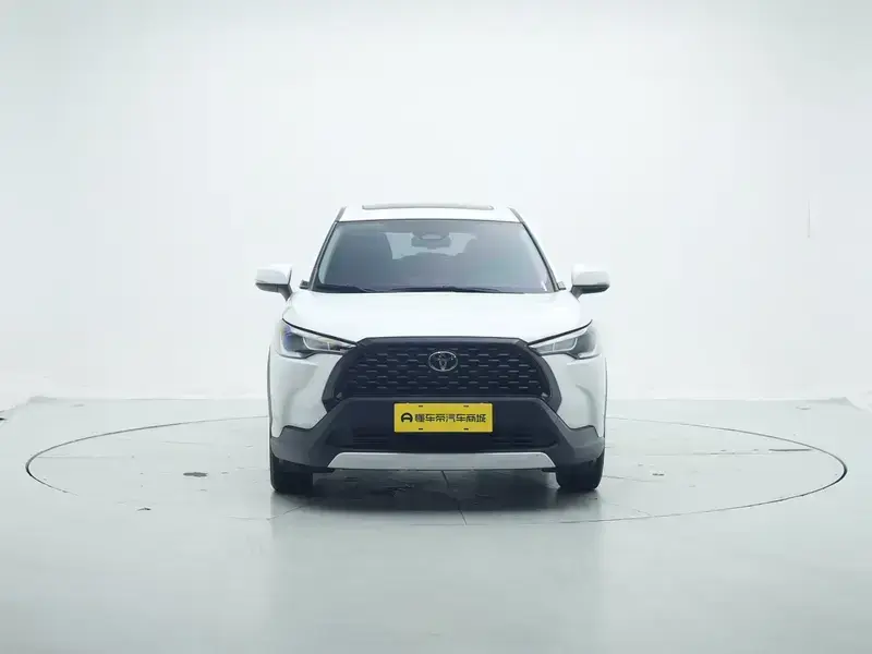 2024 Toyota Corolla Cross с пробегом 8 000 км