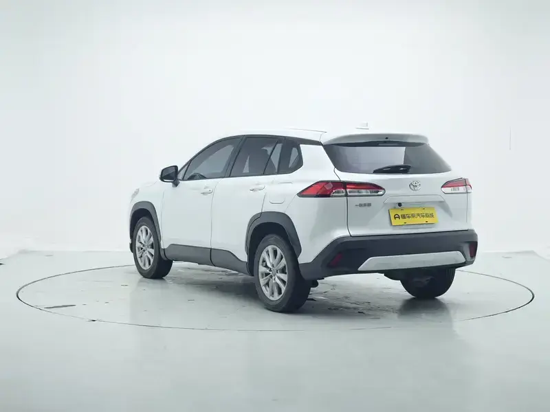 2024 Toyota Corolla Cross с пробегом 8 000 км