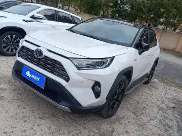 2020 Toyota RAV4 с пробегом 103 000 км