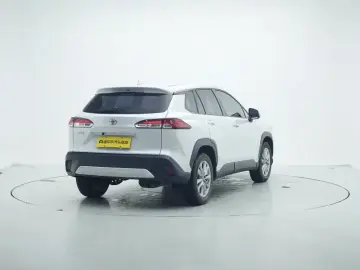 2024 Toyota Corolla Cross с пробегом 8 000 км