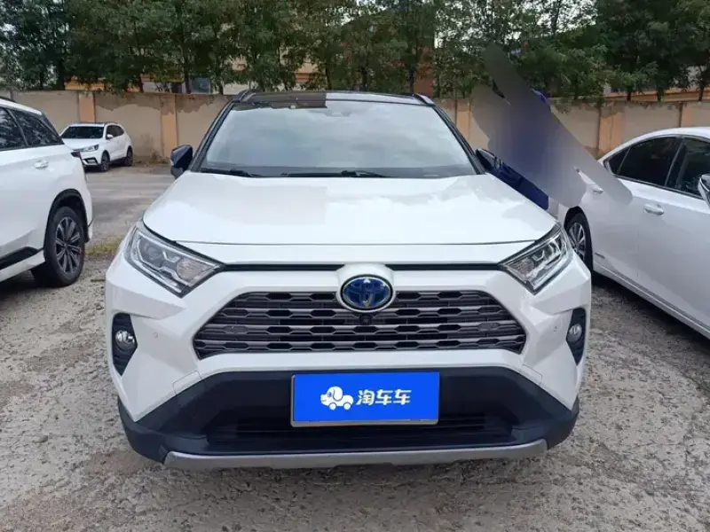 2020 Toyota RAV4 с пробегом 103 000 км