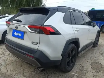 2020 Toyota RAV4 с пробегом 103 000 км