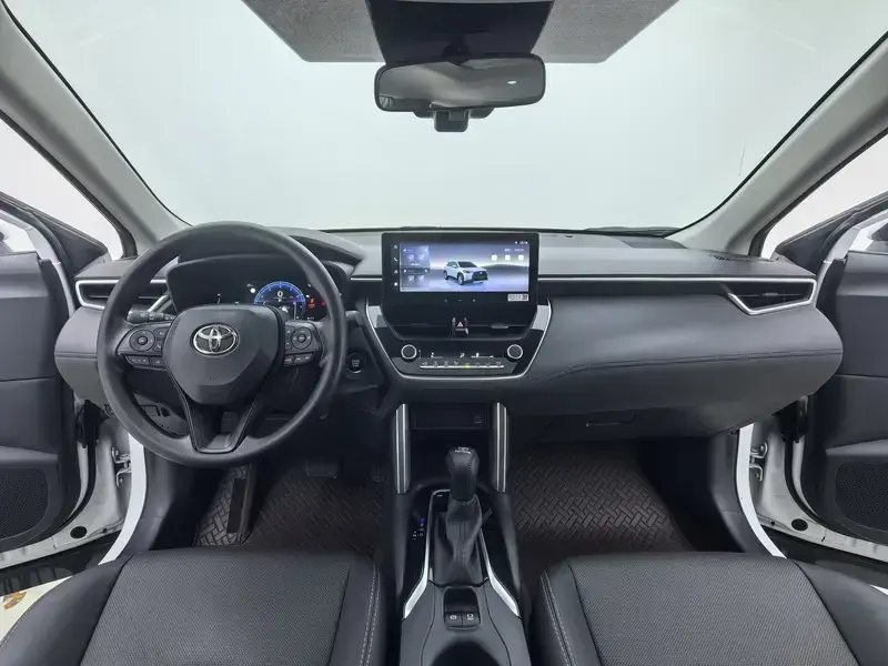 2024 Toyota Corolla Cross с пробегом 8 000 км