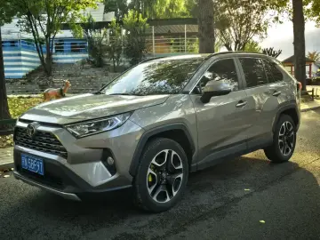 2022 Toyota RAV4 с пробегом 48 000 км