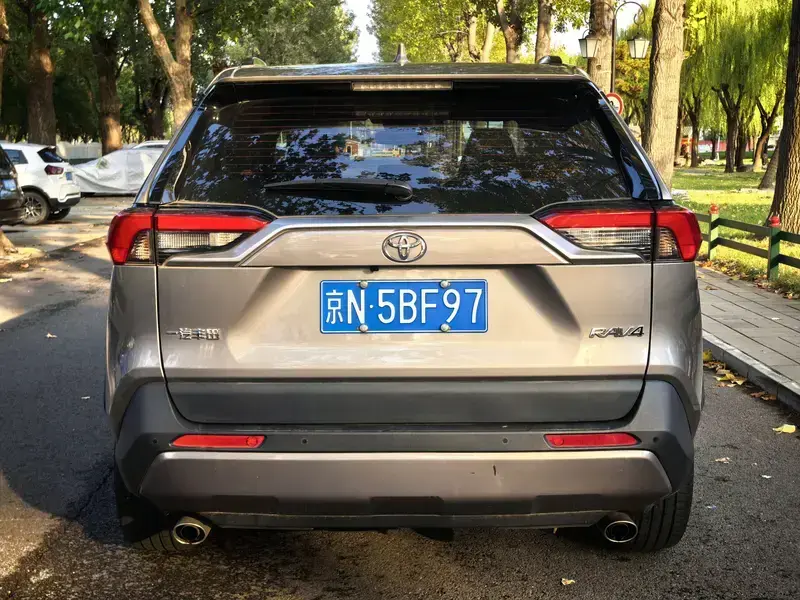 2022 Toyota RAV4 с пробегом 48 000 км