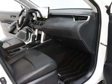 2024 Toyota Corolla Cross с пробегом 8 900 км